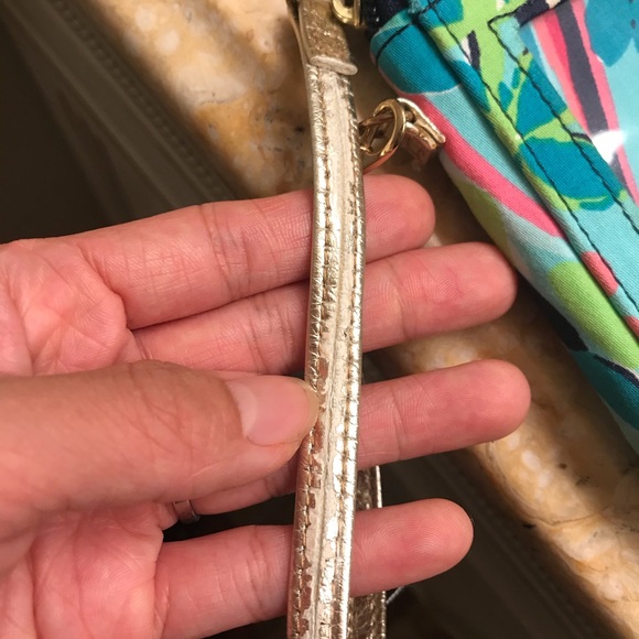 Lilly Pulitzer Phone Case / Wallet Wristlet - Picture 5 of 5